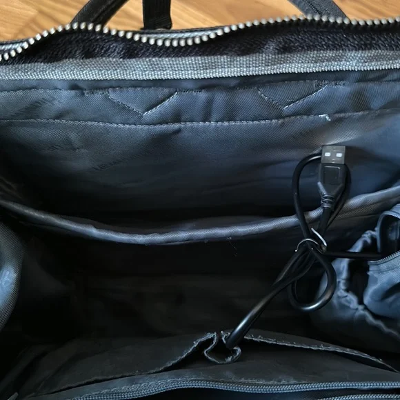 Himawari black backpack with connector port - good condition - laptop bag - Picture 8 of 10